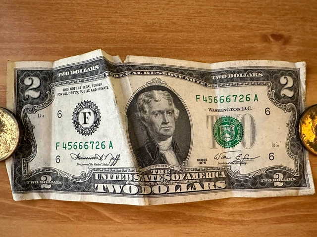 US $2 Two Dollar Bill 1976 Series
