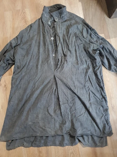 Chemise De Travail Ancienne Bleue, Rapiécée, Avec Trous - Idéale Décoration Vintage, Style Usine