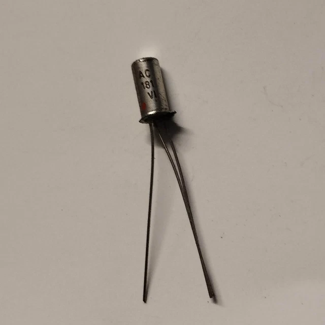 Audi 80 90 S2 B4 Couvercle, capot moteur, 30,00 Audi 80 90 S2 B4 Couvercle, capot moteur, 30,00