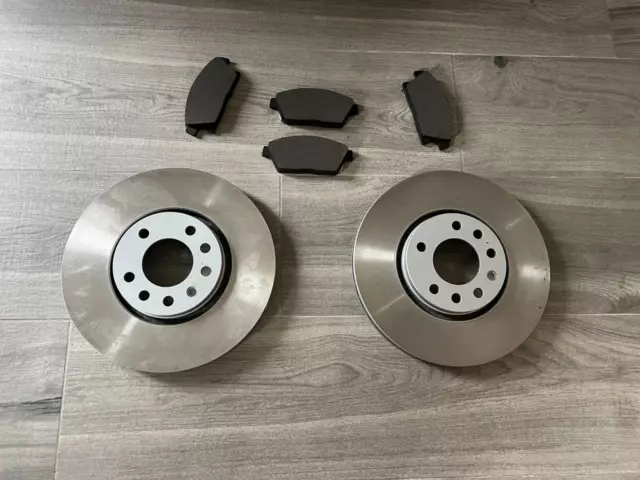 Toyota Aygo 1.0 1.4 05- Two 247 Mm Front  Brake Discs & Brake Pads