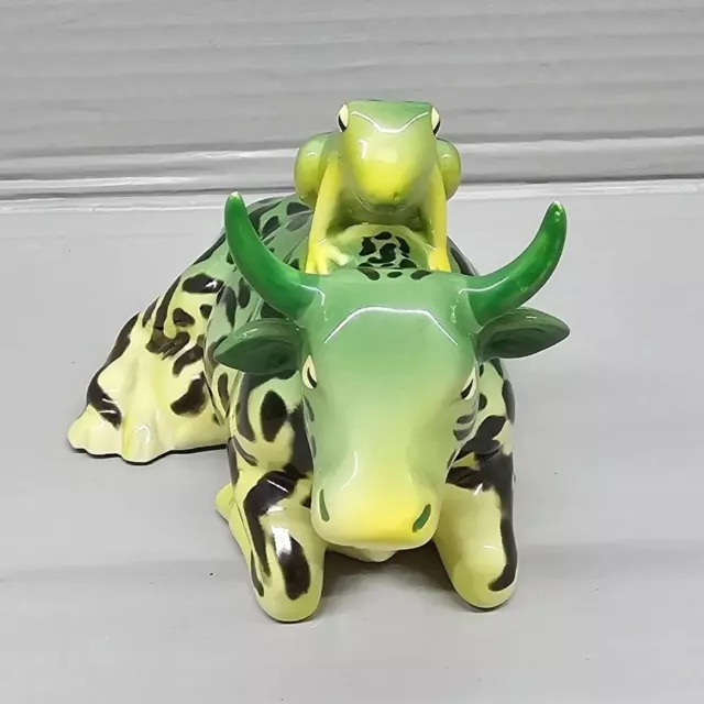 Cow Parade 2002 Mother Frog Green Ceramic Cow #9207 Collectible Figurine B 2