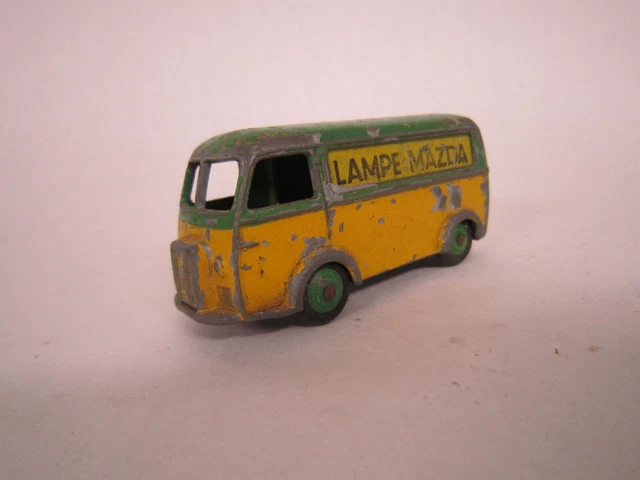 1:43 Atlas Dinky Toys 25B Peugeot Fourgon Tole D.3.A LAMPE MAZDA Green Diecast e