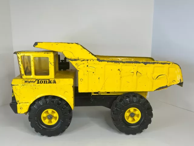Vintage MIGHTY TONKA Dump Truck XMB-975 1970s Pressed Steel Yellow