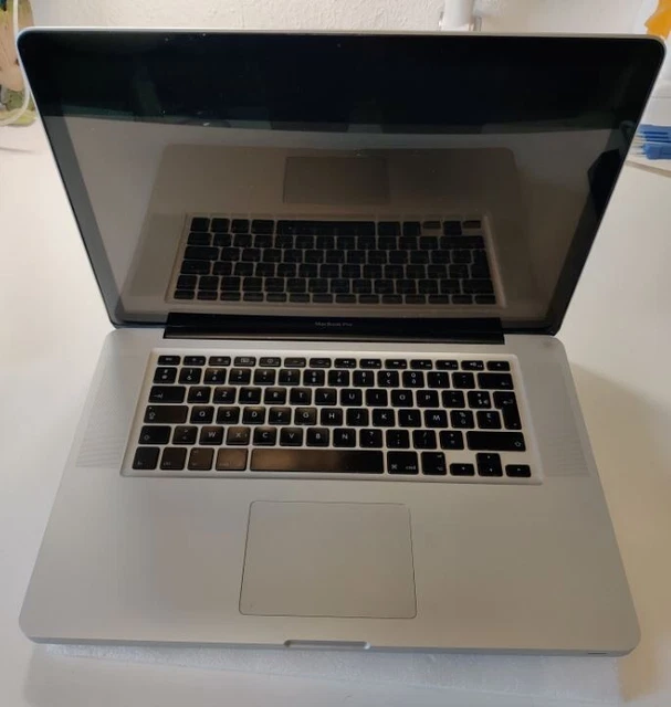 Apple Macbook Pro 15 A1286 en panne / KO / HS pour pièces / FOR PARTS