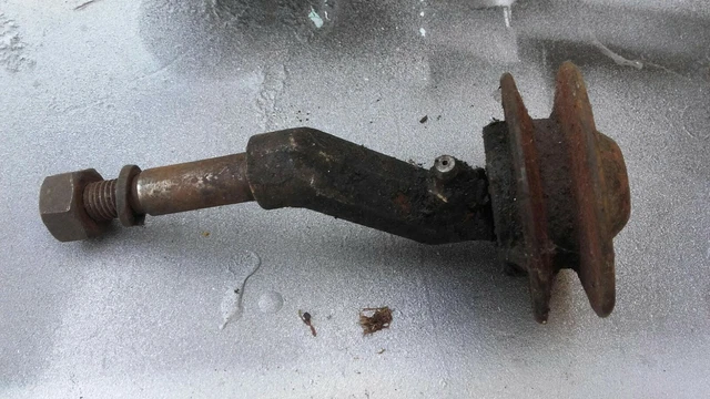 RENAULT 4CH  MOTEUR galet tendeur origine