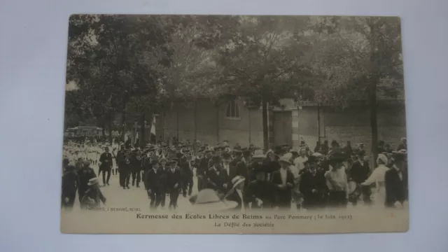 Cpa Reims Kermesse Des Ecoles Laiques Au Parc Pommery 30 Juin 1912  Le Defile