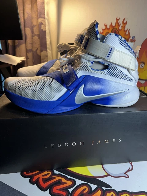 LEBRON BBN NIKE Kentucky Wildcats Size 6c Toddler Kids  display picture 1