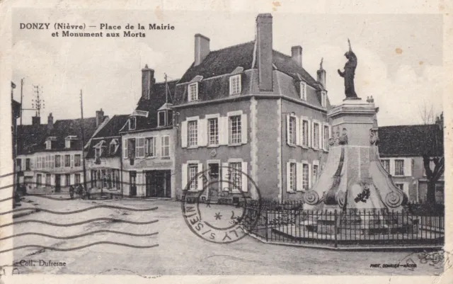 Carte postale ancienne postcard DONZY NIEVRE mairie monument aux morts timbrée