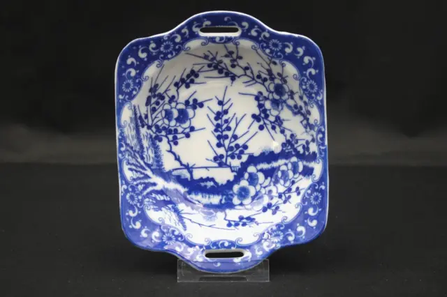 Japanische Schale Schüssel mit Griffen aus Porzellan weiß / blau Blumenmotiv