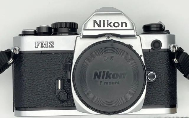 Nikon FM2N 35 mm fotocamera reflex pellicola solo corpo - modello CE molto tardivo. Nuove guarnizioni luminose.