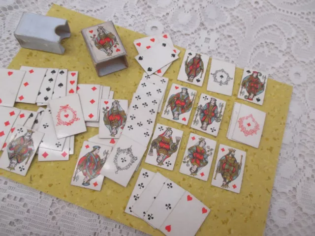 um 1920 Miniatur 4 Farben Kartenspiel Zahl 2 bis Ass im Schub