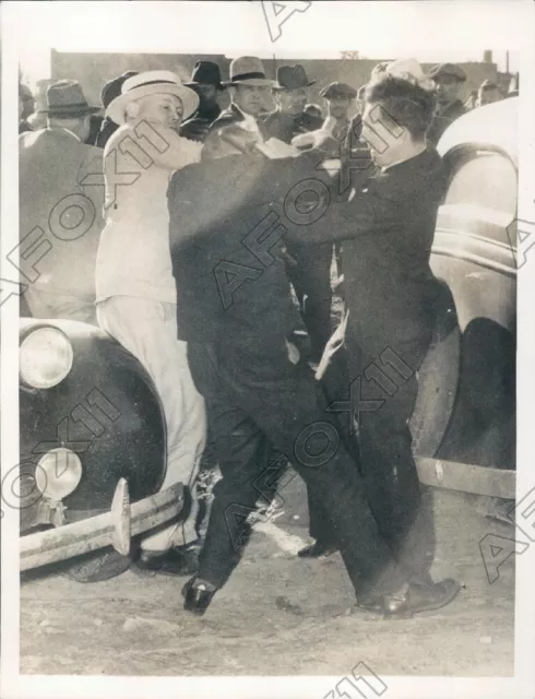 1939 Flint Michigan AFL CIO Workers Fight At General Motors Plant Press Photo