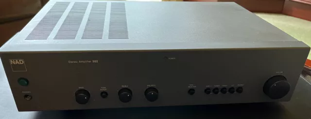 NAD 302 stereo integrated amplifier