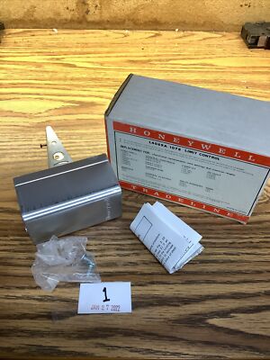 NEUF HONEYWELL L4069A 1078 limite Control New Old Stock 