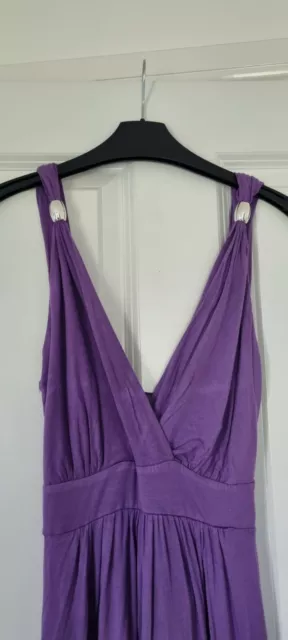 Nuovo Look Pastello Lilla Viola Cinturino Argento Finitura Perline Collo A V Floaty Maxi Abito 2