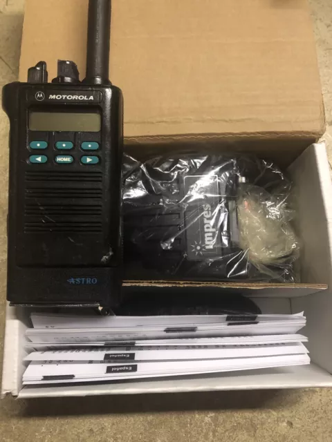 Motorola Astro Saber Model II VHF 136-174 MHz H04KDF9PW7AN 256 CH w/ new Charger Motorola Astro Saber Model II VHF 136-174 MHz H04KDF9PW7AN 256 CH w/ new Charger