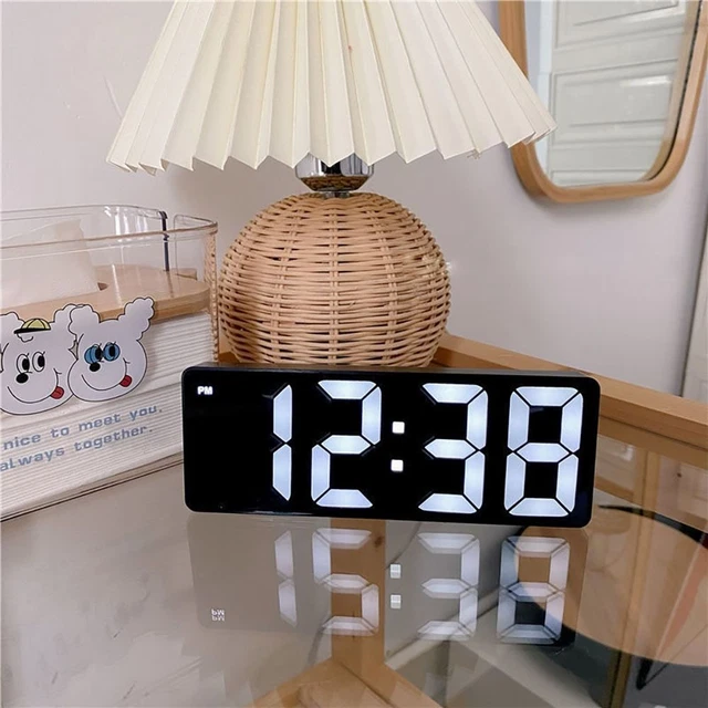 Sveglia Digitale Con Superficie A Specchio E Numeri LED Verdi - 2 Porte USB, Luminosità Regolabile E Pulsante Snooze