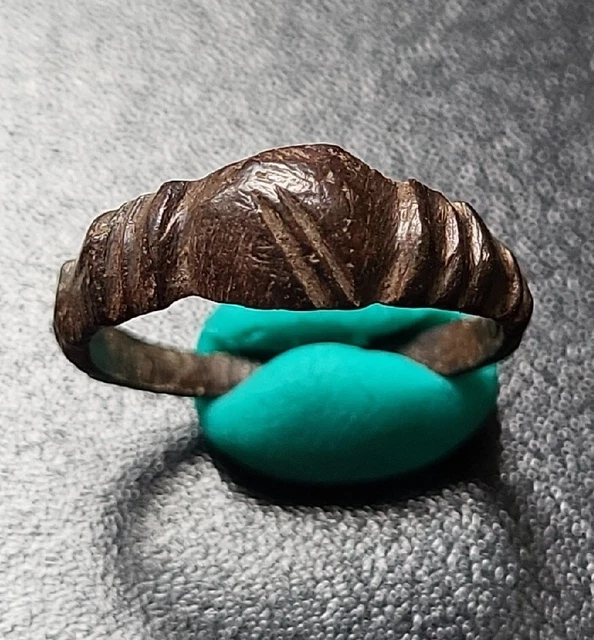B6614 : Bague De Foi Médiévale à Classer