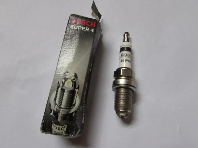 Candela Di Accensione Bosch FR7HC Nichel - Ricambio Auto Per Motori A Benzina