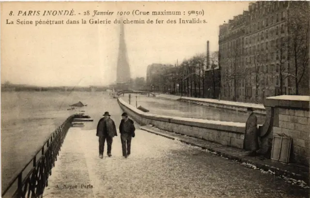 CPA PARIS La Seine penetrating the Gallery FLOODS 1910 (605528)