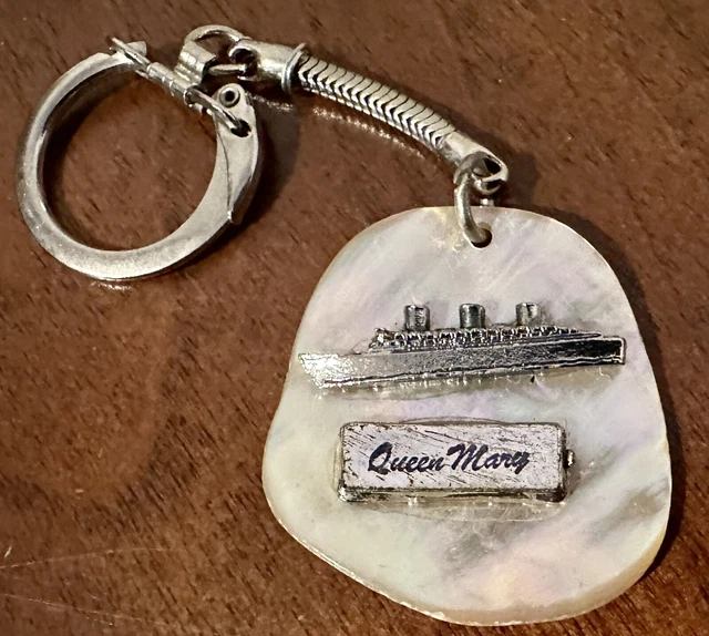 VINTAGE QUEEN MARY Ship Abalone Shell Souvenir Keychain Long Beach