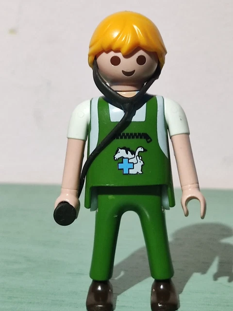 PLAYMOBIL 40 Anni – Figurina Assortita: Medico, Cavaliere, Principessa, Poliziotto, Pirata, Fata, Sceriffo, Vigile Del Fuoco