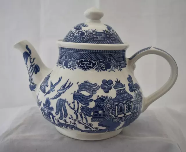 Vintage Churchill England 'BLUE WILLOW' 8 Cup Tea Pot C1980'S