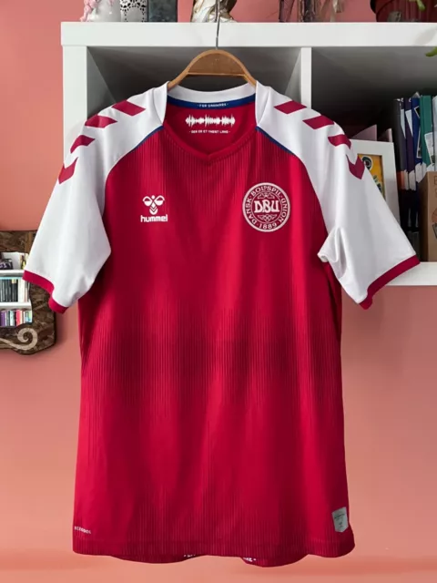 Denmark National Team 2021/22 Hummel Football Shirt Size M