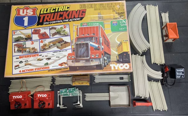 1981 Tyco US-1 Electric Trucking #3210 Interstate Trucking Set - Incomplete