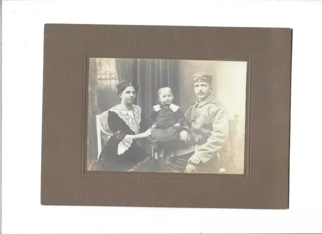 Z1 Kabinettfoto Soldat mit Frau und Kind * 1.WK Bad Lausick