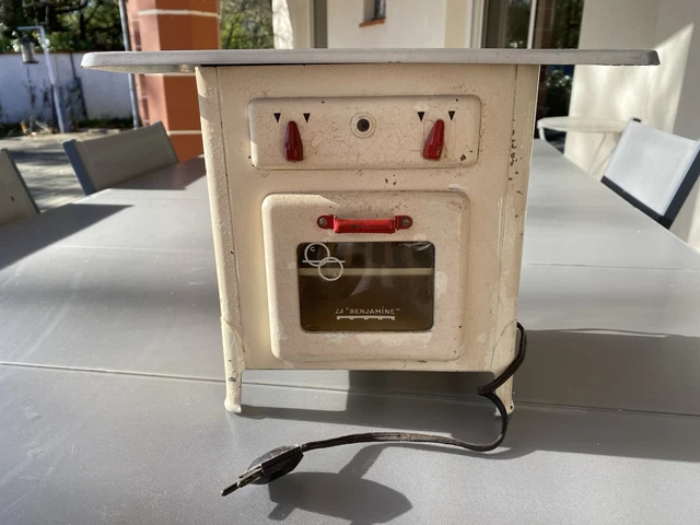 Cuisinière Jouet d’ enfant complète XIXe Fonctionne au p