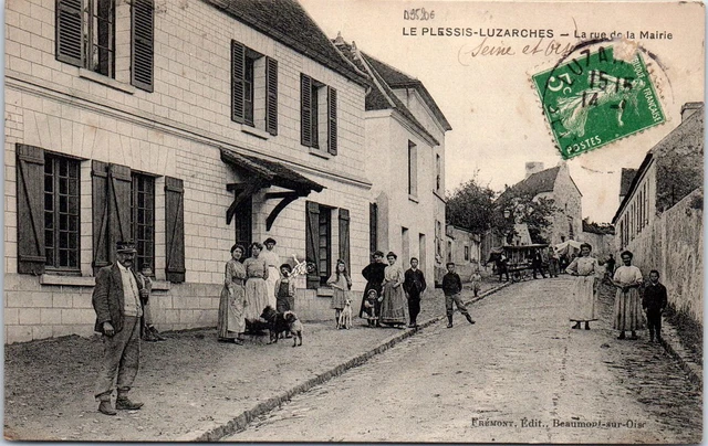 95 LE PLESSIS LUZARCHES - la rue de la mairie.
