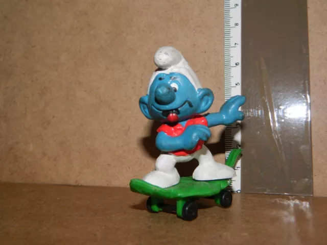 Puffi - Puffo su skateboard a forma di foglia Smurf Schlumpf Schtroumpf