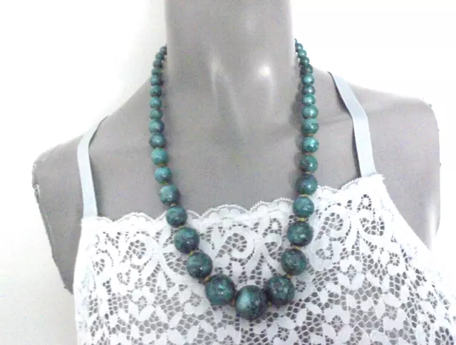 Statement Halskette Schmuck grüne Perlen gemustert Drehverschluss Nr.2512