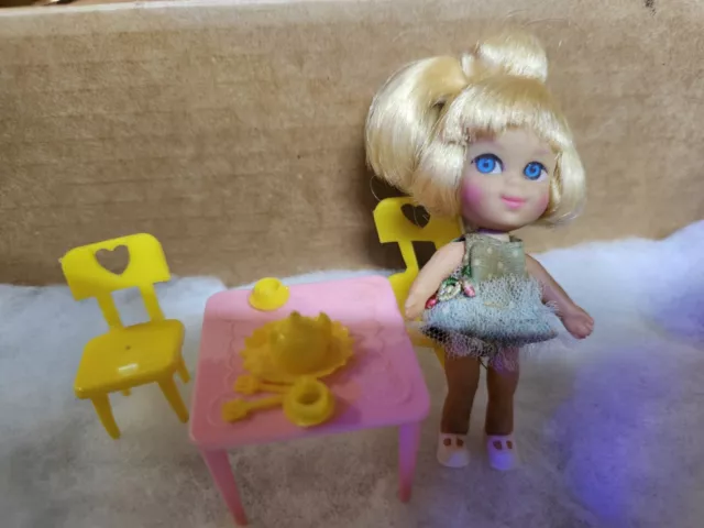 Vintage Mattel Liddle Kiddles GRETA GRIDDLE Doll, Outfit, Table & Chairs