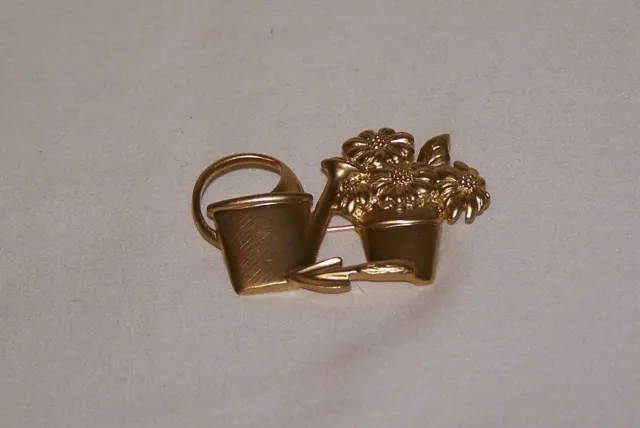 Signed Avon Gold Tone Gardening Watering Can Flower Lapel Pin/Brooch
