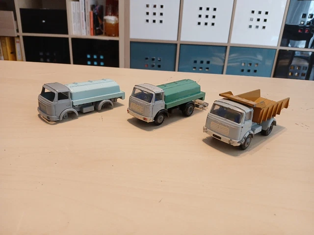 Camion Citerne Berliet GAK 5 Essence - Modèle Réduit échelle 1:8, En Zamak Et Plastique, Neuf