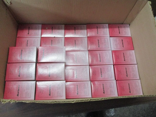 31 cajas envolturas finales Marianna Jumbo 2,5"" x 4"" 1000 ct. Papeles de lote antiguo