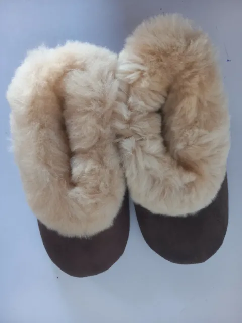 Unisex warm and soft Peruvian slippers made  handmade in natural alpaca fur