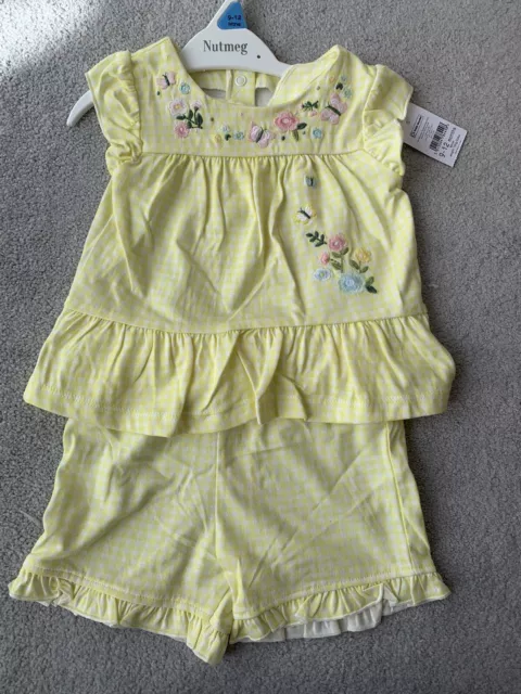 Baby girls summer outfit T-shirt and shorts 9-12 months