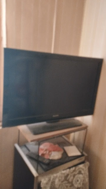 Petite Télévision Ancienne Keenox Noir Et Blanc - Vintage, Rétro, Fonctionnelle - Déco