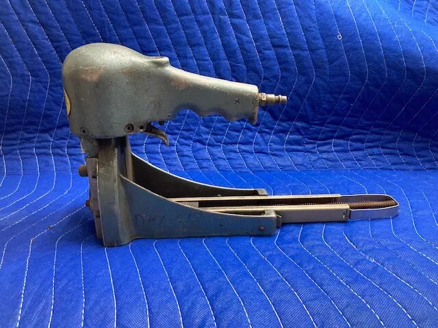 Carton Closing Corp. Pneumatic Air Clincher Stapling Machine #Ac2C 009687 (Ss2)
