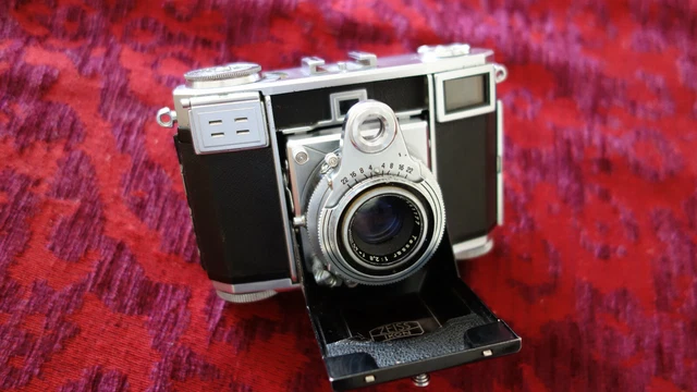 Zeiss Ikon Contessa 35 35mm   avec 45/2.8 Objectif Tessar Opton f2,8/45mm
