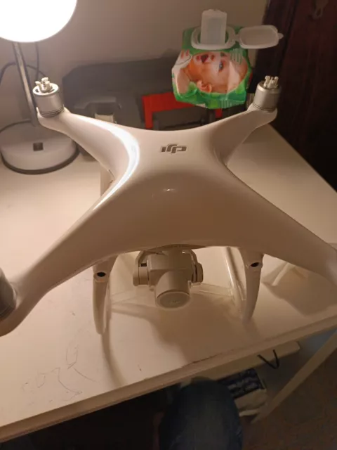 Drone DJI Phantom 4 pro come nuovo, perfettamente funzionante