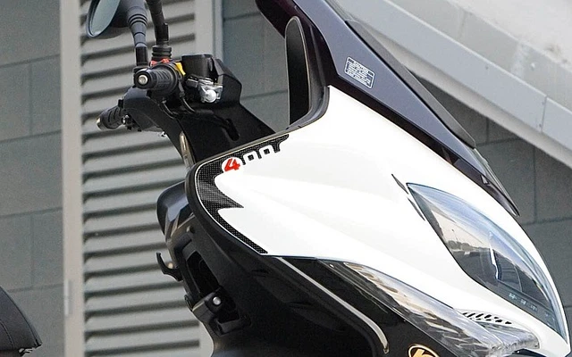 2 ADESIVI IN GEL 3D PROTEZIONE SPIGOLI compatibili per scooter kymco XCITING 300 EUR 22,00 - IT