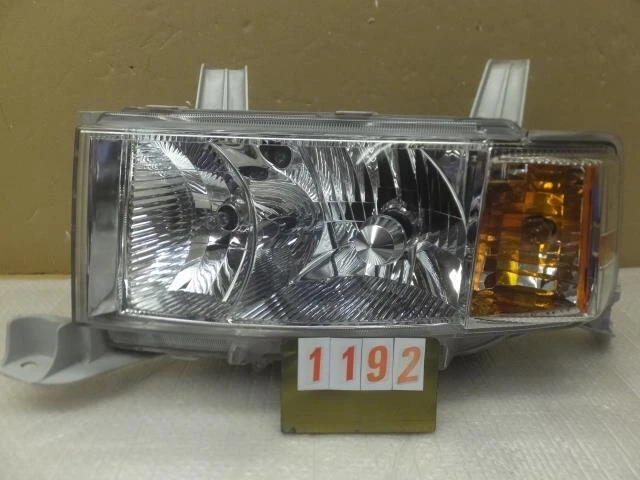 TOYOTA bB 2004 CBA-NCP31 Faro sinistro 8115052500 [usato] [PA01953515]
