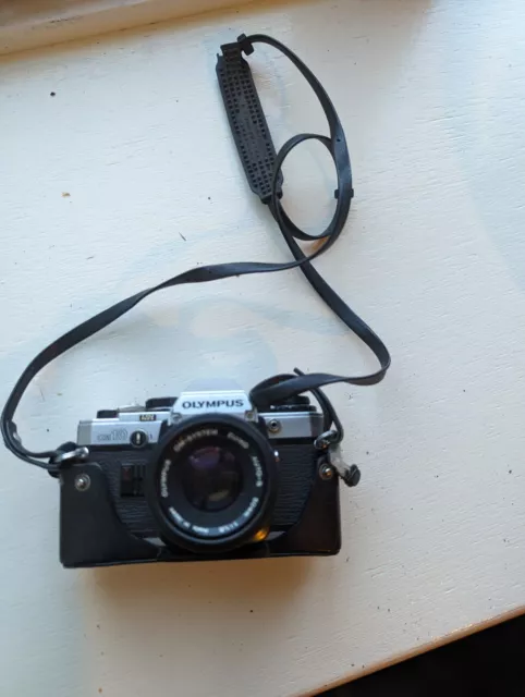 Olympus OM10 35mm SLR Film Camera 3x Lenses Accessories + Case