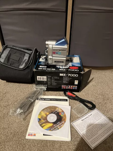 MX-7000 Handheld Digital Video Camcorder Silver