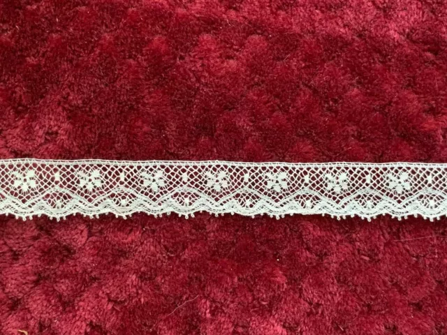 Beautiful Antique French Bobbin lace Edging - sold per meter - width 1.6cm