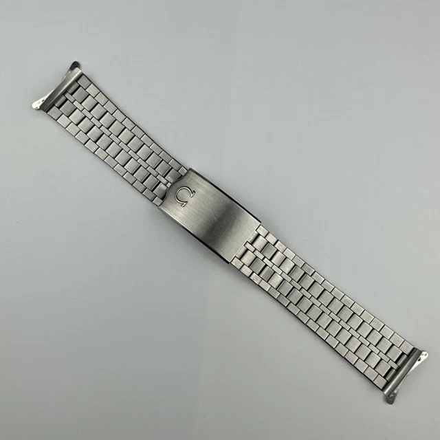 1970's Omega Consellation C Shape 168.019 Cal. 751 with 1093 bracelet -  myWatchMart